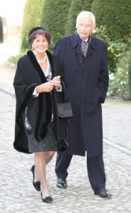 26-11-2010 KONINKLIJK HUIS; PRINS CARLOS DE BOURBON DE PARME EN ANNEMARIE GUALTHERIE VAN WEZEL GAVEN ELKAAR HET JA WOORD. De kerkelijke inzegening vond plaats in de Ter Kameren Abdij in Brussel. Bij hun huwelijk waren veel Koninklijke gasten aanwezig.Tijdens deze heuglijke dag werd tevens bekend gemaakt dat Prinses Margarita  in verwachting is van hun tweede kind. `zij en haar man Tjalling ten Cate verwachten de baby volgend voorjaar.
foto: Albert den Iseger