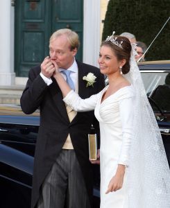 26-11-2010 KONINKLIJK HUIS; PRINS CARLOS DE BOURBON DE PARME EN ANNEMARIE GUALTHERIE VAN WEZEL GAVEN ELKAAR HET JA WOORD. De kerkelijke inzegening vond plaats in de Ter Kameren Abdij in Brussel. Bij hun huwelijk waren veel Koninklijke gasten aanwezig.Tijdens deze heuglijke dag werd tevens bekend gemaakt dat Prinses Margarita  in verwachting is van hun tweede kind. `zij en haar man Tjalling ten Cate verwachten de baby volgend voorjaar.
foto: Albert den Iseger