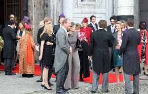 26-11-2010 KONINKLIJK HUIS; PRINS CARLOS DE BOURBON DE PARME EN ANNEMARIE GUALTHERIE VAN WEZEL GAVEN ELKAAR HET JA WOORD. De kerkelijke inzegening vond plaats in de Ter Kameren Abdij in Brussel. Bij hun huwelijk waren veel Koninklijke gasten aanwezig.Tijdens deze heuglijke dag werd tevens bekend gemaakt dat Prinses Margarita  in verwachting is van hun tweede kind. `zij en haar man Tjalling ten Cate verwachten de baby volgend voorjaar.
foto: Albert den Iseger