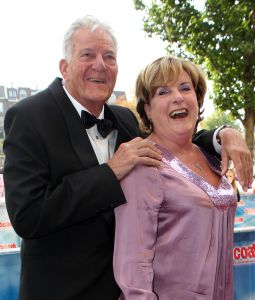 03-10-2010 SHOWBIZZ; PREMIERE PETTICOAT MUSICAL TE AMSTERDAM. De triomf, het ovationele applaus en de ontlading bij Petticoat en Chantal Janzen.
foto: Albert den Iseger