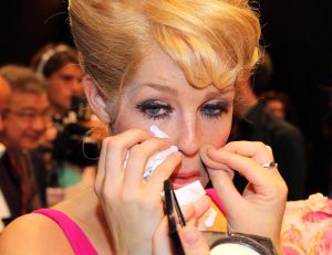 03-10-2010 SHOWBIZZ; PREMIERE PETTICOAT MUSICAL TE AMSTERDAM. De triomf, het ovationele applaus en de ontlading bij Petticoat en Chantal Janzen.
foto: Albert den Iseger