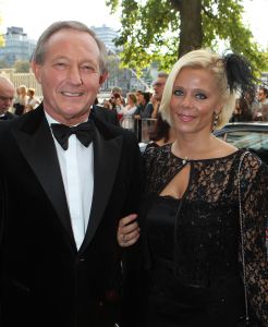 03-10-2010 SHOWBIZZ; PREMIERE PETTICOAT MUSICAL TE AMSTERDAM. De triomf, het ovationele applaus en de ontlading bij Petticoat en Chantal Janzen.
foto: Albert den Iseger