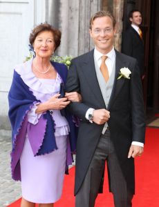 26-11-2010 KONINKLIJK HUIS; PRINS CARLOS DE BOURBON DE PARME EN ANNEMARIE GUALTHERIE VAN WEZEL GAVEN ELKAAR HET JA WOORD. De kerkelijke inzegening vond plaats in de Ter Kameren Abdij in Brussel. Bij hun huwelijk waren veel Koninklijke gasten aanwezig.Tijdens deze heuglijke dag werd tevens bekend gemaakt dat Prinses Margarita  in verwachting is van hun tweede kind. `zij en haar man Tjalling ten Cate verwachten de baby volgend voorjaar.
foto: Albert den Iseger