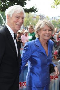 03-10-2010 SHOWBIZZ; PREMIERE PETTICOAT MUSICAL TE AMSTERDAM. De triomf, het ovationele applaus en de ontlading bij Petticoat en Chantal Janzen.
foto: Albert den Iseger