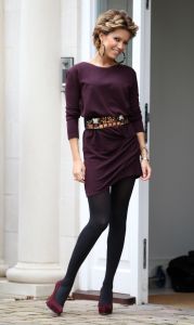 11-11-2010 SHOWBIZZ; PRIVE IS THUIS BIJ SYLVIE VAN DER VAART IN LONDON. Wij waren op visite bij Sylvie van der Vaart in London. Ze wonen in een chique buitenwijk waar ook oa. Amy Winehouse en de Bergkampjes wonen. In een prachtig nieuw Landhuis aan de rand van een bos wonen nu Rafael, Sylvie en hun zoon Damian. Een top lokatie waar straks de hele familie de kerstdagen met elkaar gaat vieren. Het hele interview staat deze week in Weekblad Prive met natuurlijk de moosiste foto s 
foto: Albert den Iseger