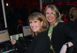 20-11-2011 SHOWBIZZ; STA OP TEGEN KANKER LEVERT MEER DAN 30.000 NWE DONATEURS OP. De TV uitzending in het kader van de actie STA OP TEGEN KANKER heeft de intiatiefnemer KWF meer dan 30.000 nieuwe donateurs opgeleverd.Tal van artiesten toonden hun steun voor het wetenschappelijke doel van het KWF. Angela Groothuizen presenteerde de avond samen met Art Rooijakkers. Angela zong tevens een duet met Melissa Oldersma een dochter van DollyDot Ria Brieffies die tengevolge van longkanker overleed.
foto: Albert den Iseger.