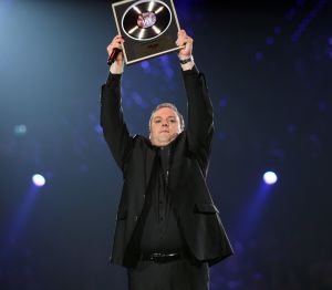 28-10-2011 SHOWBIZZ; FRANS BAUER VOOR DE 50ste KEER IN EEN VOL AHOY. Meer dan 14.000 fans genoten weer van een avondje Frans Bauer.
foto: Albert den Iseger.