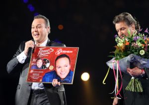 28-10-2011 SHOWBIZZ; FRANS BAUER VOOR DE 50ste KEER IN EEN VOL AHOY. Meer dan 14.000 fans genoten weer van een avondje Frans Bauer.
foto: Albert den Iseger.