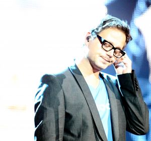20-11-2011 SHOWBIZZ; STA OP TEGEN KANKER LEVERT MEER DAN 30.000 NWE DONATEURS OP. De TV uitzending in het kader van de actie STA OP TEGEN KANKER heeft de intiatiefnemer KWF meer dan 30.000 nieuwe donateurs opgeleverd.Tal van artiesten toonden hun steun voor het wetenschappelijke doel van het KWF. Angela Groothuizen presenteerde de avond samen met Art Rooijakkers. Angela zong tevens een duet met Melissa Oldersma een dochter van DollyDot Ria Brieffies die tengevolge van longkanker overleed.
foto: Albert den Iseger.