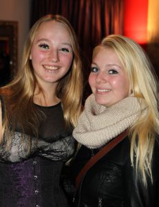 05-11-2011 SHOWBIZZ; ANGELA GROOTHUIZEN GAAT MET MELISSA ZINGEN IN TV SHOW.
De dochter van Ria Brieffies Melissa  Oldersma gaat samen met Angela Groothuizen zingen in het TV programma STA OP TEGEN KANKER. Op woensdag 16 November van 20.30 tot 22.00 uur bij de AVRO op Nederland 1.
foto: Albert den Iseger
