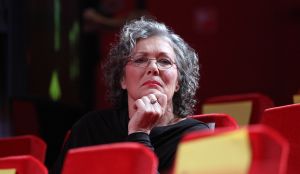 20-11-2011 SHOWBIZZ; STA OP TEGEN KANKER LEVERT MEER DAN 30.000 NWE DONATEURS OP. De TV uitzending in het kader van de actie STA OP TEGEN KANKER heeft de intiatiefnemer KWF meer dan 30.000 nieuwe donateurs opgeleverd.Tal van artiesten toonden hun steun voor het wetenschappelijke doel van het KWF. Angela Groothuizen presenteerde de avond samen met Art Rooijakkers. Angela zong tevens een duet met Melissa Oldersma een dochter van DollyDot Ria Brieffies die tengevolge van longkanker overleed.
foto: Albert den Iseger.
