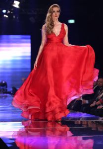 11-11-2012 SHOWBIZZ; ADDY VAN DE KROMMENACKER 10 JAAR HAUTE COUTURE.  In november 2002 presenteerde Addy van den Krommenacker zijn eerste couture ontwerpen tijdens de Beau Monde Awards in Amsterdam. Nu, 10 jaar later, kijken we terug op een decennium Addy van den Krommenacker met vele hoogtepunten in zijn succesvolle carriere. 

Addy viert dit jubileum met een grote Celebration Show op 11 november in The Harbour Club te Amsterdam. Dit is de eerste keer dat naast relaties, bekende Nederlanders en pers een catwalkshow van Addy ook toegankelijk is voor de consument. De show geeft een terugblik op de carriere van Addy van den Krommenacker en zal tevens een overzicht zijn van Addy s meest bekende creaties. Alle bewonderaars van Addy kunnen via de website www.addyvandenkrommenacker.nl een toegangskaart bemachtigen. De gasten ontvangen een goodie bag met onder andere een arrangement van Zwaluwhoeve Wellness resort en een haarproduct van L ANZA Healing Haircare.

Tijdens deze show vindt de lancering plaats van twee speciale collecties die Addy ter gelegenheid van zijn tienjarig jubileum heeft ontworpen. Voor zijn fans bij Steps ontwierp Addy de Addy for Steps Celebration Collection als toegift op de zeer succesvolle eenmalige voorjaarscollectie van afgelopen jaar. De collectie is genspireerd op highlights uit de carriere van Addy en bestaat uit feestelijke  must haves in de favoriete kleuren van de ontwerper; zwart, champagne en fuchsia. Na de show zal er voor de aanwezige consumenten een exclusieve voorverkoop zijn. Vanaf de dag na de Celebration Show is de collectie verkrijgbaar in geselecteerde Steps winkels in Nederland en Belgi. 

Daarnaast ontwierp Addy ook een Special Limited Celebration Collection  SLC collection  voor zijn pret a porter label Addy by Addy van den Krommenacker.
Foto: Albert den Iseger