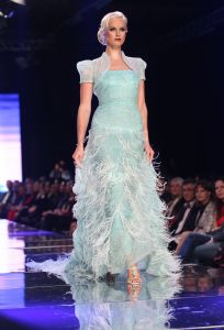11-11-2012 SHOWBIZZ; ADDY VAN DE KROMMENACKER 10 JAAR HAUTE COUTURE.  In november 2002 presenteerde Addy van den Krommenacker zijn eerste couture ontwerpen tijdens de Beau Monde Awards in Amsterdam. Nu, 10 jaar later, kijken we terug op een decennium Addy van den Krommenacker met vele hoogtepunten in zijn succesvolle carriere. 

Addy viert dit jubileum met een grote Celebration Show op 11 november in The Harbour Club te Amsterdam. Dit is de eerste keer dat naast relaties, bekende Nederlanders en pers een catwalkshow van Addy ook toegankelijk is voor de consument. De show geeft een terugblik op de carriere van Addy van den Krommenacker en zal tevens een overzicht zijn van Addy s meest bekende creaties. Alle bewonderaars van Addy kunnen via de website www.addyvandenkrommenacker.nl een toegangskaart bemachtigen. De gasten ontvangen een goodie bag met onder andere een arrangement van Zwaluwhoeve Wellness resort en een haarproduct van L ANZA Healing Haircare.

Tijdens deze show vindt de lancering plaats van twee speciale collecties die Addy ter gelegenheid van zijn tienjarig jubileum heeft ontworpen. Voor zijn fans bij Steps ontwierp Addy de Addy for Steps Celebration Collection als toegift op de zeer succesvolle eenmalige voorjaarscollectie van afgelopen jaar. De collectie is genspireerd op highlights uit de carriere van Addy en bestaat uit feestelijke  must haves in de favoriete kleuren van de ontwerper; zwart, champagne en fuchsia. Na de show zal er voor de aanwezige consumenten een exclusieve voorverkoop zijn. Vanaf de dag na de Celebration Show is de collectie verkrijgbaar in geselecteerde Steps winkels in Nederland en Belgi. 

Daarnaast ontwierp Addy ook een Special Limited Celebration Collection  SLC collection  voor zijn pret a porter label Addy by Addy van den Krommenacker.
Foto: Albert den Iseger