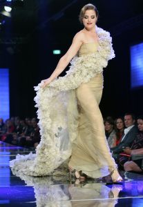 11-11-2012 SHOWBIZZ; ADDY VAN DE KROMMENACKER 10 JAAR HAUTE COUTURE.  In november 2002 presenteerde Addy van den Krommenacker zijn eerste couture ontwerpen tijdens de Beau Monde Awards in Amsterdam. Nu, 10 jaar later, kijken we terug op een decennium Addy van den Krommenacker met vele hoogtepunten in zijn succesvolle carriere. 

Addy viert dit jubileum met een grote Celebration Show op 11 november in The Harbour Club te Amsterdam. Dit is de eerste keer dat naast relaties, bekende Nederlanders en pers een catwalkshow van Addy ook toegankelijk is voor de consument. De show geeft een terugblik op de carriere van Addy van den Krommenacker en zal tevens een overzicht zijn van Addy s meest bekende creaties. Alle bewonderaars van Addy kunnen via de website www.addyvandenkrommenacker.nl een toegangskaart bemachtigen. De gasten ontvangen een goodie bag met onder andere een arrangement van Zwaluwhoeve Wellness resort en een haarproduct van L ANZA Healing Haircare.

Tijdens deze show vindt de lancering plaats van twee speciale collecties die Addy ter gelegenheid van zijn tienjarig jubileum heeft ontworpen. Voor zijn fans bij Steps ontwierp Addy de Addy for Steps Celebration Collection als toegift op de zeer succesvolle eenmalige voorjaarscollectie van afgelopen jaar. De collectie is genspireerd op highlights uit de carriere van Addy en bestaat uit feestelijke  must haves in de favoriete kleuren van de ontwerper; zwart, champagne en fuchsia. Na de show zal er voor de aanwezige consumenten een exclusieve voorverkoop zijn. Vanaf de dag na de Celebration Show is de collectie verkrijgbaar in geselecteerde Steps winkels in Nederland en Belgi. 

Daarnaast ontwierp Addy ook een Special Limited Celebration Collection  SLC collection  voor zijn pret a porter label Addy by Addy van den Krommenacker.
Foto: Albert den Iseger