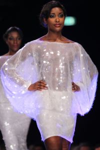 11-11-2012 SHOWBIZZ; ADDY VAN DE KROMMENACKER 10 JAAR HAUTE COUTURE.  In november 2002 presenteerde Addy van den Krommenacker zijn eerste couture ontwerpen tijdens de Beau Monde Awards in Amsterdam. Nu, 10 jaar later, kijken we terug op een decennium Addy van den Krommenacker met vele hoogtepunten in zijn succesvolle carriere. 

Addy viert dit jubileum met een grote Celebration Show op 11 november in The Harbour Club te Amsterdam. Dit is de eerste keer dat naast relaties, bekende Nederlanders en pers een catwalkshow van Addy ook toegankelijk is voor de consument. De show geeft een terugblik op de carriere van Addy van den Krommenacker en zal tevens een overzicht zijn van Addy s meest bekende creaties. Alle bewonderaars van Addy kunnen via de website www.addyvandenkrommenacker.nl een toegangskaart bemachtigen. De gasten ontvangen een goodie bag met onder andere een arrangement van Zwaluwhoeve Wellness resort en een haarproduct van L ANZA Healing Haircare.

Tijdens deze show vindt de lancering plaats van twee speciale collecties die Addy ter gelegenheid van zijn tienjarig jubileum heeft ontworpen. Voor zijn fans bij Steps ontwierp Addy de Addy for Steps Celebration Collection als toegift op de zeer succesvolle eenmalige voorjaarscollectie van afgelopen jaar. De collectie is genspireerd op highlights uit de carriere van Addy en bestaat uit feestelijke  must haves in de favoriete kleuren van de ontwerper; zwart, champagne en fuchsia. Na de show zal er voor de aanwezige consumenten een exclusieve voorverkoop zijn. Vanaf de dag na de Celebration Show is de collectie verkrijgbaar in geselecteerde Steps winkels in Nederland en Belgi. 

Daarnaast ontwierp Addy ook een Special Limited Celebration Collection  SLC collection  voor zijn pret a porter label Addy by Addy van den Krommenacker.
Foto: Albert den Iseger