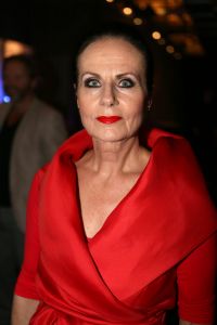 11-11-2012 SHOWBIZZ; ADDY VAN DE KROMMENACKER 10 JAAR HAUTE COUTURE.  In november 2002 presenteerde Addy van den Krommenacker zijn eerste couture ontwerpen tijdens de Beau Monde Awards in Amsterdam. Nu, 10 jaar later, kijken we terug op een decennium Addy van den Krommenacker met vele hoogtepunten in zijn succesvolle carriere. 

Addy viert dit jubileum met een grote Celebration Show op 11 november in The Harbour Club te Amsterdam. Dit is de eerste keer dat naast relaties, bekende Nederlanders en pers een catwalkshow van Addy ook toegankelijk is voor de consument. De show geeft een terugblik op de carriere van Addy van den Krommenacker en zal tevens een overzicht zijn van Addy s meest bekende creaties. Alle bewonderaars van Addy kunnen via de website www.addyvandenkrommenacker.nl een toegangskaart bemachtigen. De gasten ontvangen een goodie bag met onder andere een arrangement van Zwaluwhoeve Wellness resort en een haarproduct van L ANZA Healing Haircare.

Tijdens deze show vindt de lancering plaats van twee speciale collecties die Addy ter gelegenheid van zijn tienjarig jubileum heeft ontworpen. Voor zijn fans bij Steps ontwierp Addy de Addy for Steps Celebration Collection als toegift op de zeer succesvolle eenmalige voorjaarscollectie van afgelopen jaar. De collectie is genspireerd op highlights uit de carriere van Addy en bestaat uit feestelijke  must haves in de favoriete kleuren van de ontwerper; zwart, champagne en fuchsia. Na de show zal er voor de aanwezige consumenten een exclusieve voorverkoop zijn. Vanaf de dag na de Celebration Show is de collectie verkrijgbaar in geselecteerde Steps winkels in Nederland en Belgi. 

Daarnaast ontwierp Addy ook een Special Limited Celebration Collection  SLC collection  voor zijn pret a porter label Addy by Addy van den Krommenacker.
Foto: Albert den Iseger