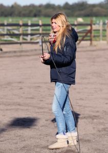 09-11-2012 SHOWBIZZ; ESTELLE CRUIJFF EN DOCHTER JOELLE OP PAARDRIJLES. Estelle en haar dochter Joelle beoefenen hun nieuwste hobby- paardrijden. Lekker in de polder door de bossen en weiden rijden.
foto: Albert den Iseger.