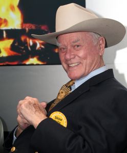 24-11-2012 SHOWBIZZ; ACTEUR LARRY HAGMAN OVERLEDEN. Acteur Larry Hagman is vrijdag op 81 jarige leeftijd overleden in Dallas. Hagman werd wereld beroemd als J.R. Ewing in de soapserie Dallas.De acteur leed al sinds lange tijd aan kanker. Onlangs keerde hij terug als J.R. in een doorstart van de populaire serie. 
foto: Albert den Iseger