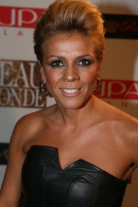 12-11-2012 SHOWBIZZ; BEAU MONDE AWARDS 2012 IN AMSTELHOTEL. Vandaag werden de BEAU MONDE AWARDS 2012 uitgereikt in het Amstel hotel. Tout bekend Nederland hulde zich vanavond in zijn of haar mooiste outfit met GLITTER ROCK. Sylvie van der Vaart won de style award, Ylaonthe Sneijder-Cabau won de Cover Award, Nikki Plesssen kreeg de meeste stemmen voor de Leco Look Award en Leotien van Moorsel ontvang de Make over Award.
foto: Albert den Iseger.