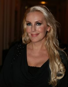 12-11-2012 SHOWBIZZ; BEAU MONDE AWARDS 2012 IN AMSTELHOTEL. Vandaag werden de BEAU MONDE AWARDS 2012 uitgereikt in het Amstel hotel. Tout bekend Nederland hulde zich vanavond in zijn of haar mooiste outfit met GLITTER ROCK. Sylvie van der Vaart won de style award, Ylaonthe Sneijder-Cabau won de Cover Award, Nikki Plesssen kreeg de meeste stemmen voor de Leco Look Award en Leotien van Moorsel ontvang de Make over Award.
foto: Albert den Iseger.