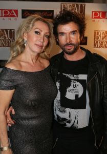 12-11-2012 SHOWBIZZ; BEAU MONDE AWARDS 2012 IN AMSTELHOTEL. Vandaag werden de BEAU MONDE AWARDS 2012 uitgereikt in het Amstel hotel. Tout bekend Nederland hulde zich vanavond in zijn of haar mooiste outfit met GLITTER ROCK. Sylvie van der Vaart won de style award, Ylaonthe Sneijder-Cabau won de Cover Award, Nikki Plesssen kreeg de meeste stemmen voor de Leco Look Award en Leotien van Moorsel ontvang de Make over Award.
foto: Albert den Iseger.