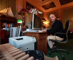 16-11-2012 SHOWBIZZ; ADVOKAAT OSCAR HAMMERSTEIN OPENT EIGEN DOSSIER IN WEEKBLAD PRIVE. Hij is een van de 4 topadvokaten die in de RTL4 serie PRO DEO strijden voor gerechtigheid, maar of die ook voor OSCAR zelf was verteld hij deze week in weekblad PRIVE.
foto: Albert den Iseger