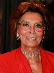 07-11-2012 SHOWBIZZ; SOPHIA LOREN IN HUIS TER DUIN NOORDWIJK AAN ZEE. In aanwezigheid van SOPHIA LOREN - de legendarische filmster die sinds jaren het gezicht is van DAMIANI is- presenteert DAMIANI deze avond haar byzondere collectie juwelen. 
foto: Albert den Iseger.