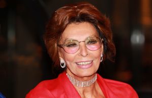 07-11-2012 SHOWBIZZ; SOPHIA LOREN IN HUIS TER DUIN NOORDWIJK AAN ZEE. In aanwezigheid  van SOPHIA LOREN - de legendarische filmster die sinds jaren het gezicht is van DAMIANI is- presenteert DAMIANI deze avond haar byzondere collectie juwelen.
foto: Albert den Iseger.