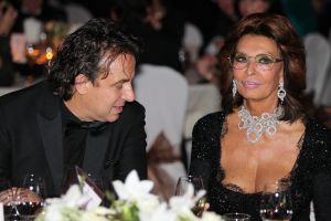 07-11-2012 SHOWBIZZ; SOPHIA LOREN IN HUIS TER DUIN NOORDWIJK AAN ZEE. In aanwezigheid  van SOPHIA LOREN - de legendarische filmster die sinds jaren het gezicht is van DAMIANI is- presenteert DAMIANI deze avond haar byzondere collectie juwelen.
foto: Albert den Iseger.
