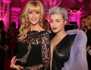 12-11-2013 SHOWBIZZ; BEAU MONDE AWARDS 2013. Winnaressen waren Nicolette van Dam-Toprak Yalciner-Daphne Deckers-Yvonne Coldeweijer. De BN ers waren weer massaal naar het Amstel hotel gekomen  om de mooiste dames en hun outfits te bewonderen.
foto: Albert den Iseger 