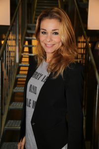 14-11-2013 SHOWBIZZ; BEKEND NEDERLAND GAAT GRAAIEN IN DE COLLECTIE VAN ISABEL MARANT POUR H&M. Diverse BN ers graaien tot dat het een rommel werd in de winkel van H&M. De nieuwe collectie van ISABEL MARANT pour H&M werd geintroduceerd in LOODS 6 te Amsterdam.
foto: Albert5 den Iseger