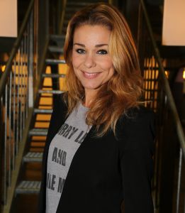14-11-2013 SHOWBIZZ; BEKEND NEDERLAND GAAT GRAAIEN IN DE COLLECTIE VAN ISABEL MARANT POUR H&M. Diverse BN ers graaien tot dat het een rommel werd in de winkel van H&M. De nieuwe collectie van ISABEL MARANT pour H&M werd geintroduceerd in LOODS 6 te Amsterdam.
foto: Albert5 den Iseger
