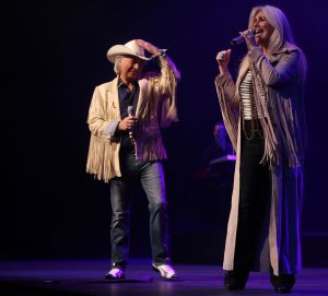 06-11-2013 SHOWBIZZ; GRAND & FORSYTH STARTEN THEATERTOUR IN AALSMEER.
foto: Albert den Iseger. 