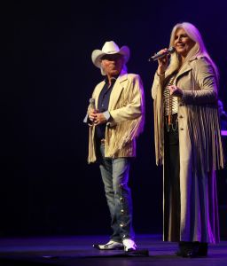 06-11-2013 SHOWBIZZ; GRAND & FORSYTH STARTEN THEATERTOUR IN AALSMEER.
foto: Albert den Iseger. 