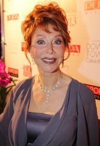 12-11-2013 SHOWBIZZ; BEAU MONDE AWARDS 2013. Winnaressen waren Nicolette van Dam-Toprak Yalciner-Daphne Deckers-Yvonne Coldeweijer. De BN ers waren weer massaal naar het Amstel hotel gekomen  om de mooiste dames en hun outfits te bewonderen. foto- Albert den Iseger .
