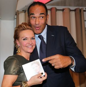 29-11-2013 SHOWBIZZ; MARISKA VAN DE KOLCK WERD VANDAAG 50 JAAR EN PRESENTEERDE HAAR NWE CD. Haar nieuwe CD -WAT EEN GELUK- met oa. nummers van Rudi Carrell-Willy Albert en tal van andere Nederlandse artiesten uit de 60 en 70 jaren. Haar vriendje Arnold van der Leijden mocht het eerste excemplaar uitreiken. 
foto: Albert den Iseger