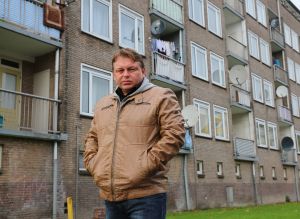 20-11-2013 SHOWBIZZ; PIERRE KARTNER SCHRIJFT HIT VOOR MICHEL BAK. Michel Bak de Amsterdamse volks zanger is door omstandigheden flink in de narigheid terecht gekomen, een scheiding en financieele problemen hebben de vriendelijke Michel in een kraakpand gedreven. Deze week het hele verhaal in Weekblad Prive. Pierre Kartner kwam in aktie.
foto: Albert den Iseger