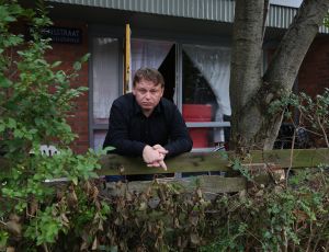 20-11-2013 SHOWBIZZ; PIERRE KARTNER SCHRIJFT HIT VOOR MICHEL BAK. Michel Bak de Amsterdamse volks zanger is door omstandigheden flink in de narigheid terecht gekomen, een scheiding en financieele problemen hebben de vriendelijke Michel in een kraakpand gedreven. Deze week het hele verhaal in Weekblad Prive. Pierre Kartner kwam in aktie.
foto: Albert den Iseger