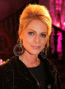 12-11-2013 SHOWBIZZ; BEAU MONDE AWARDS 2013. Winnaressen waren Nicolette van Dam-Toprak Yalciner-Daphne Deckers-Yvonne Coldeweijer. De BN ers waren weer massaal naar het Amstel hotel gekomen  om de mooiste dames en hun outfits te bewonderen. foto- Albert den Iseger .