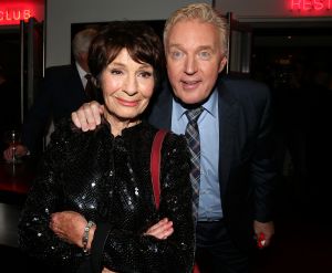 18-11-2014 SHOWBIZZ; ANDRE VAN DUIN OP ZIJN EIGEN GALA ANDRE VAN DUIN 50. Andre kreeg oa. de Frans Banninck penning van burgemeester Eberhard van der Laan. Vele gasten waren aanwezig op het gala voor Andre. foto: Albert den Iseger