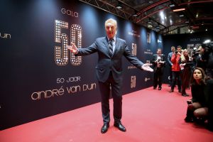 18-11-2014 SHOWBIZZ; ANDRE VAN DUIN OP ZIJN EIGEN GALA ANDRE VAN DUIN 50. Andre kreeg oa. de Frans Banninck penning van burgemeester Eberhard van der Laan. Vele gasten waren aanwezig op het gala voor Andre.
foto: Albert den Iseger