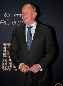 18-11-2014 SHOWBIZZ; ANDRE VAN DUIN OP ZIJN EIGEN GALA ANDRE VAN DUIN 50. Andre kreeg oa. de Frans Banninck penning van burgemeester Eberhard van der Laan. Vele gasten waren aanwezig op het gala voor Andre.
foto: Albert den Iseger