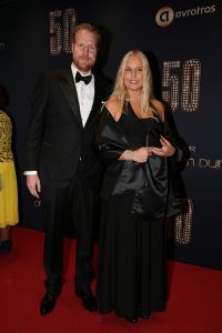 18-11-2014 SHOWBIZZ; ANDRE VAN DUIN OP ZIJN EIGEN GALA ANDRE VAN DUIN 50. Andre kreeg oa. de Frans Banninck penning van burgemeester Eberhard van der Laan. Vele gasten waren aanwezig op het gala voor Andre.
foto: Albert den Iseger