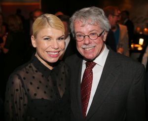 18-11-2014 SHOWBIZZ; ANDRE VAN DUIN OP ZIJN EIGEN GALA ANDRE VAN DUIN 50. Andre kreeg oa. de Frans Banninck penning van burgemeester Eberhard van der Laan. Vele gasten waren aanwezig op het gala voor Andre. foto: Albert den Iseger
