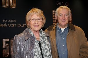 18-11-2014 SHOWBIZZ; ANDRE VAN DUIN OP ZIJN EIGEN GALA ANDRE VAN DUIN 50. Andre kreeg oa. de Frans Banninck penning van burgemeester Eberhard van der Laan. Vele gasten waren aanwezig op het gala voor Andre.
foto: Albert den Iseger