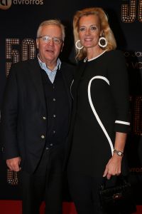 18-11-2014 SHOWBIZZ; ANDRE VAN DUIN OP ZIJN EIGEN GALA ANDRE VAN DUIN 50. Andre kreeg oa. de Frans Banninck penning van burgemeester Eberhard van der Laan. Vele gasten waren aanwezig op het gala voor Andre.
foto: Albert den Iseger