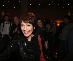 18-11-2014 SHOWBIZZ; ANDRE VAN DUIN OP ZIJN EIGEN GALA ANDRE VAN DUIN 50. Andre kreeg oa. de Frans Banninck penning van burgemeester Eberhard van der Laan. Vele gasten waren aanwezig op het gala voor Andre.
foto: Albert den Iseger