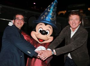 29-10-2014 SHOWBIZZ; ROBERT TEN BRINK WERKT MET KERST SAMEN MET MICKEY MOUSE. 
Robert ten Brink gaat op 26 december het verhaal vertellen van Disney s Fantasia Live in Concert in de Ziggo Dome. Dat vertelt de presentator maandag aan PRIVE.  Robert is door medeproducent RTL Live Entertainment gevraagd om het klassieke Disneyverhaal uit 1940 te vertellen.Ze kwamen bij mij uit vanwege het kerstgevoel,lacht de presentator, die ook een groot fan is van Disney.
foto: Albert den Iseger
