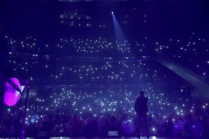 21-11-2018 SHOWBIZZ; TINO MARTIN SLUIT THEATER TOUR AF IN APELDOORN. Uitverkocht net als zijn andere concerten. Apeldoorn heeft Tino Martin in het hart gesloten.Het Orpheus theater zal dit optreden niet gauw vergeten.Tino bedankte het uitzinnige publiek en beloofde terug te zullen komen. Maar eerst nu het Olympische Stadion te Amsterdam waar de voorverkoop al in volle gang is.
foto: Albert den Iseger