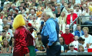 30-07-2003 SHOWBIZZ; BASSIE EN ADRIAAN AFSCHEID 2003.
foto: Albert den Iseger